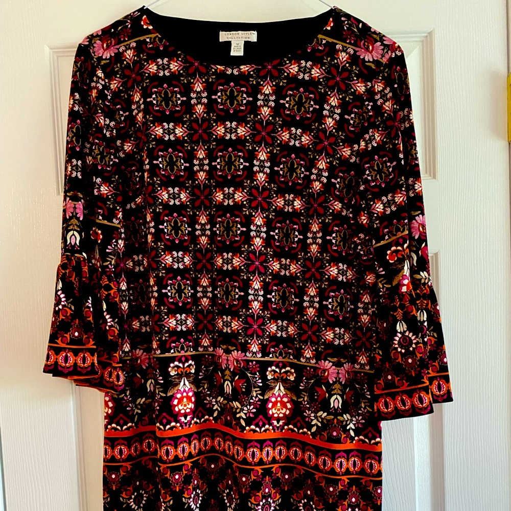 Dress with 3/4 bell sleeves